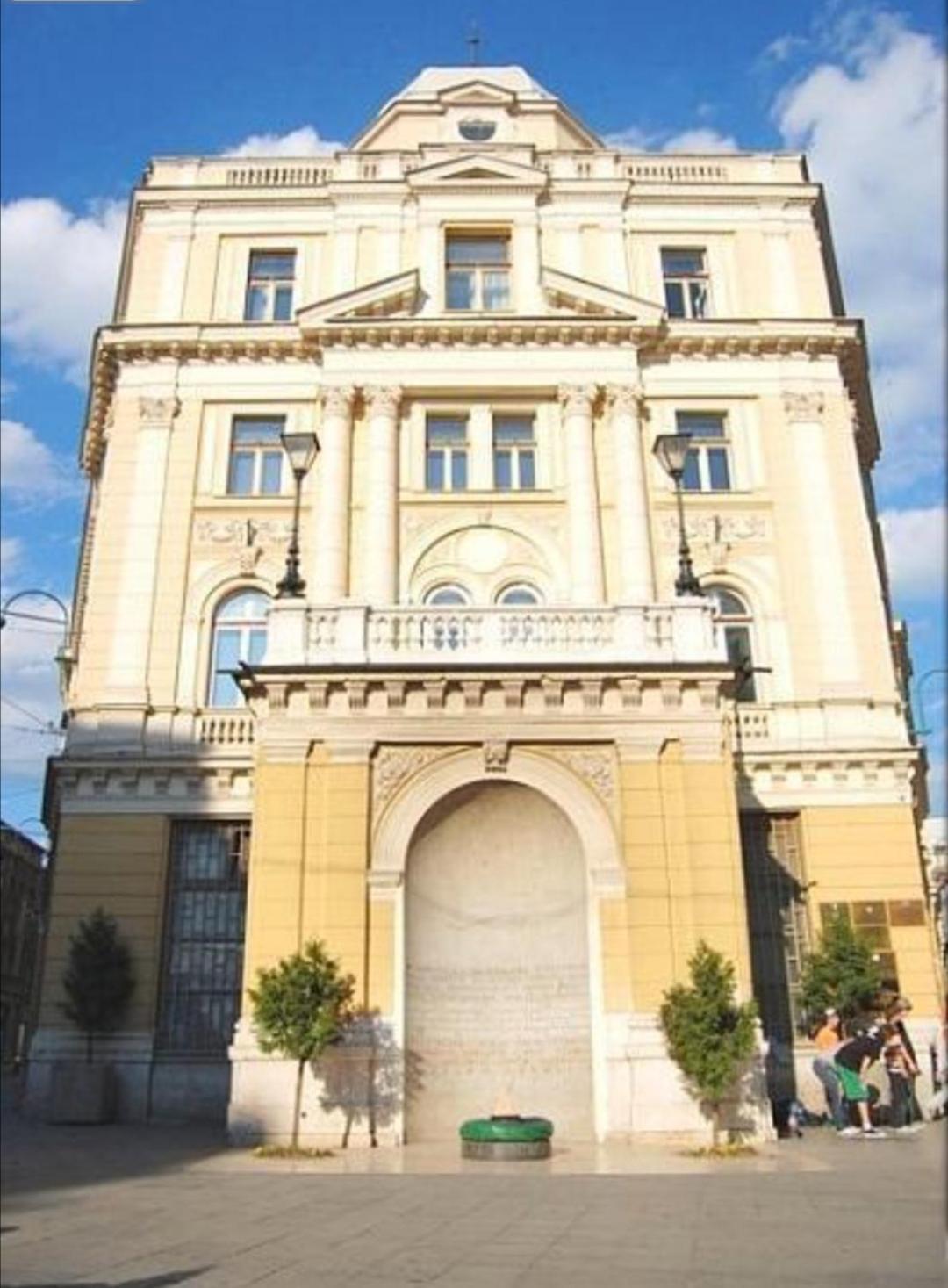 Theatre55 Apartment *